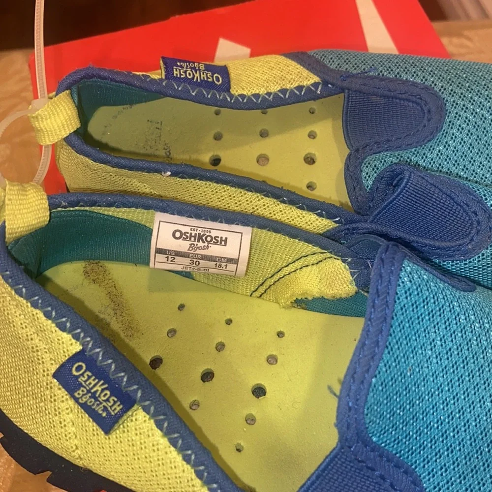 OshKosh B’gosh Boy’s WATER SHOES SZ 12 SWIM BEACH POOL